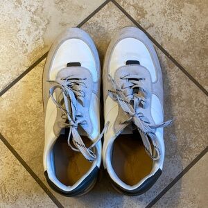 7 1/2 Universal Threads Shoes